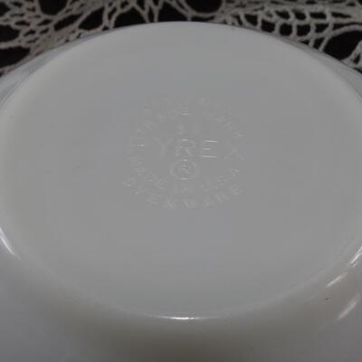 Pyrex Amish butter print bowls
