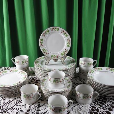 Gibson Christmas Charm Dish Set