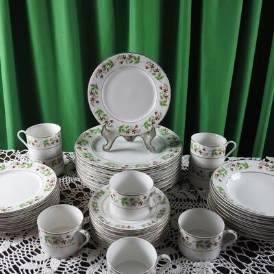 Gibson Christmas Charm Dish Set