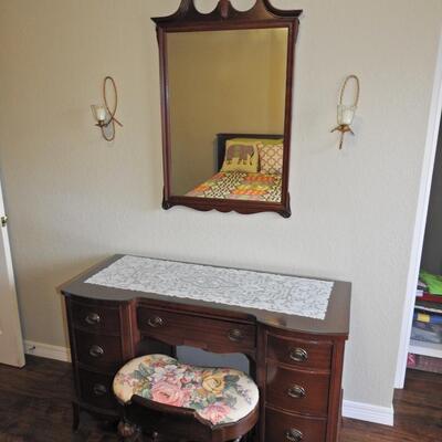 Vintage Mahogany Twin Bed Set