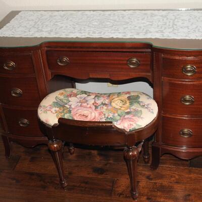 Vintage Mahogany Twin Bed Set