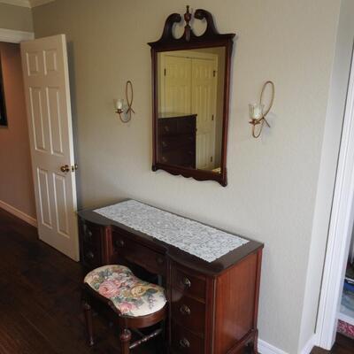Vintage Mahogany Twin Bed Set