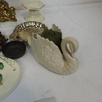 14 pc Decor, 2 Frames, Swan Floral Foam Brick, Small Wreaths, Key Hanger, etc