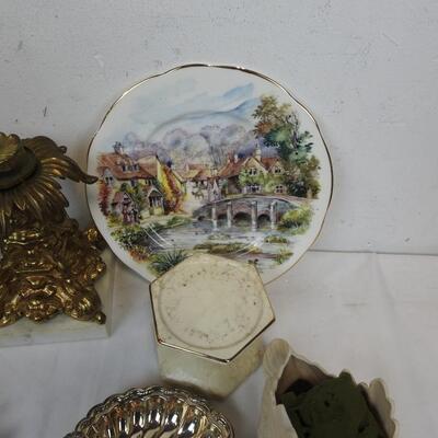 14 pc Decor, 2 Frames, Swan Floral Foam Brick, Small Wreaths, Key Hanger, etc