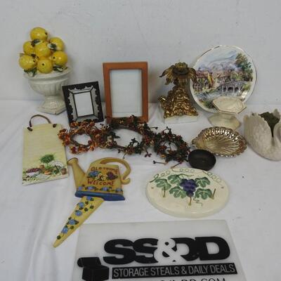 14 pc Decor, 2 Frames, Swan Floral Foam Brick, Small Wreaths, Key Hanger, etc