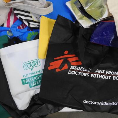 Lot of 25 Assorted Bags, Reusable Grocery Bags, Fabric Bags, Sports Bags