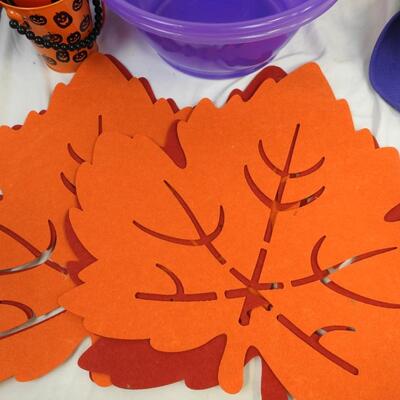 10 pc Halloween Decor: Enchanted Broom (works), Candy Bowls, Purple Hat
