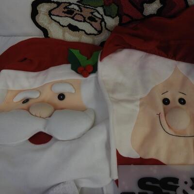 11 pc Christmas Decor: Santa Rug, Mr. and Mrs. Clause Heads, Stuffed Snowman