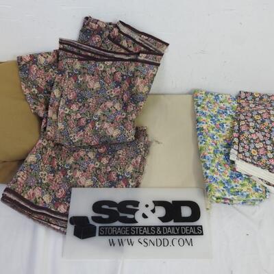 6 pieces of Fabric, Floral Designs, Tan