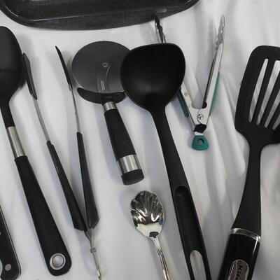 20+ Kitchen Lot: Magna Lite Metal Pot, Utensils, Knives, Measuring Cups