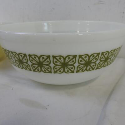 3 pc Pyrex, 2 Large Glass Bowls, 2 Bread Pan