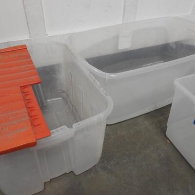 5 Plastic Totes, 1 With a Lid