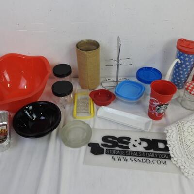 20 pc Kitchen, Plastic Containers, Water Bottles, Ash Tray, Mini Loaf Pans