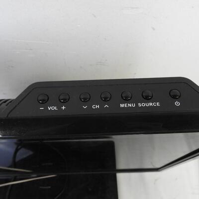 18 Inch Element Television Set, TV Remote, USB, VGA and HDMI Inputs, Works