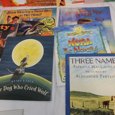 16 Animal Children Story Books: Oink? to The Stray Dog