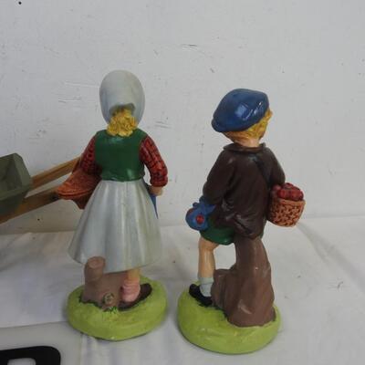 2 Ceramic Apple Picker Statues, DÃ©cor Wheelbarrow, Orange Pitcher, Red Candle