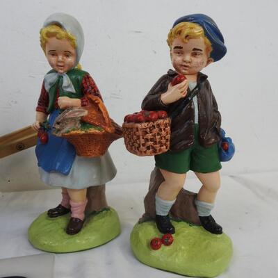 2 Ceramic Apple Picker Statues, DÃ©cor Wheelbarrow, Orange Pitcher, Red Candle