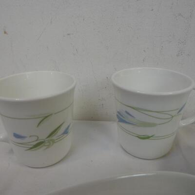 Correlle and Corning Dish Set: 2 Cups, 4 Big Plates, 5 Small Plates, Bowls, Lid