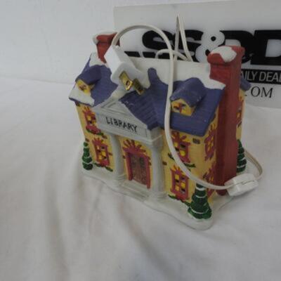 Dickensville Collectables Porcelain Lighted House, Library and 5 Gold Tin Bowls