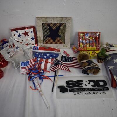 15 pc Patriotic Decor: Flag, Flag Banners, Balloon Weights, Napkins, Bear