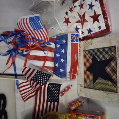 15 pc Patriotic Decor: Flag, Flag Banners, Balloon Weights, Napkins, Bear