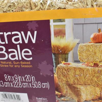 Straw Bale 8 in x 9 in x 20 in and Alphabet Photo Sign - New