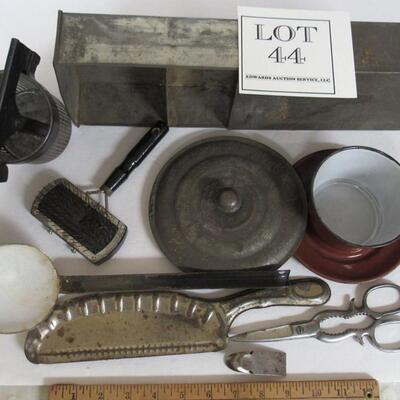 Lot of Vintage and Antique Tinware, Graniteware, More