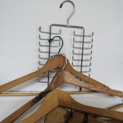 Nice Lot of Heavy Duty Vintage Wood Hangers and 1 Tie Hanger