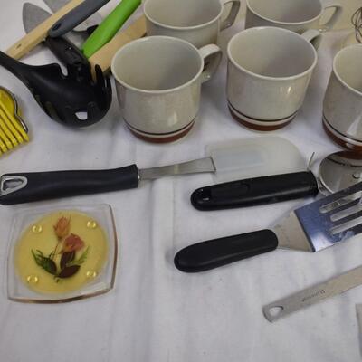 Kitchen Lot, Tupperware, Glass Mugs, Spatulas, Pizza Cutters, Tongs, etc
