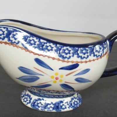 Temptations Dishes: 2 Square Trellis Bowls, 1 Qt, 1 1/2 Qt, Old World Gravy