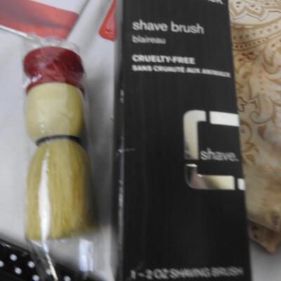 20+ pc Personal Care & Accessories: Hangers, purses, phone covers, mirror, belts