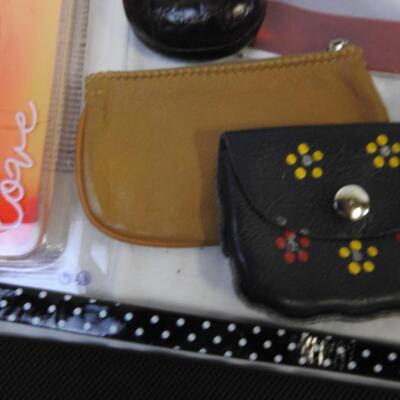 20+ pc Personal Care & Accessories: Hangers, purses, phone covers, mirror, belts