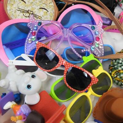 Toys 20+ High School bag, hats, troll, piggy bank, sunglasses, doll accessories