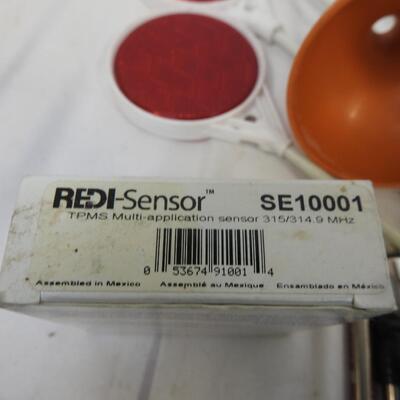 Auto: 25+ pcs: Radiator cap, TPMS sensor, Yankee Candle, reflectors, tire gauge