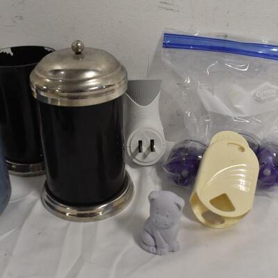 Bathroom Lot: 3 Airwick Refreshers, Mirror Rack, Cups, Shower Heads