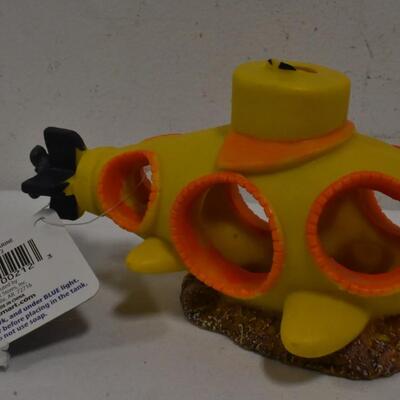 Aqua Culture Yellow Submarine, Fish House, Damaged, New