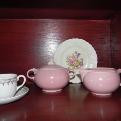 LOT 42   CHINA  PIECES