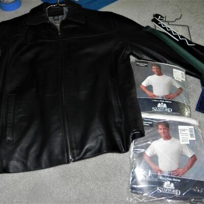 LOT  MENS LEATHER JACKET