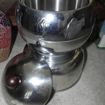 LOT  STAINLESS STEEL WAFFLE MAKER