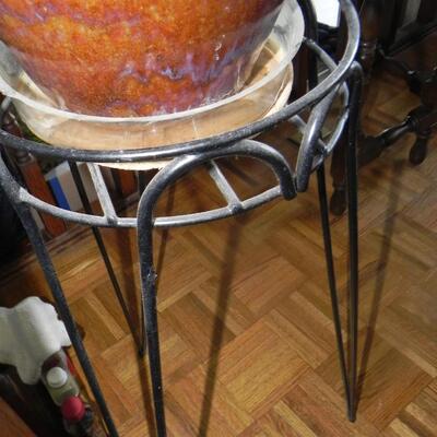 LOT 72  LIVE PLANT WITH METAL STAND