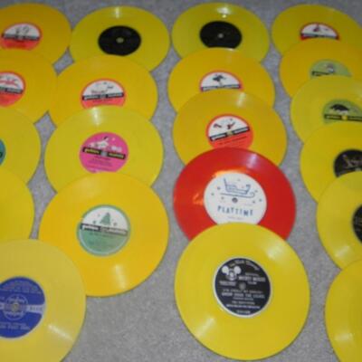 LOT    VARIETY OF CHILDRENS 45'S