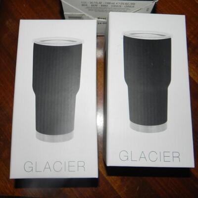 LOT  SWINGTOP MAGNUM AND GLACIER CUPS