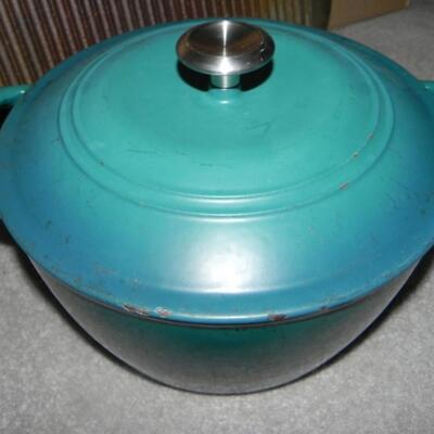 LOT 84  6.5QT CAST IRON POT