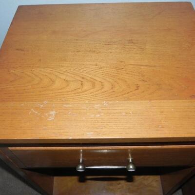 LOT 99  VINTAGE WOODEN NIGHTSTAND