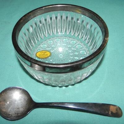 LOT 32    SILVER PLATED SERVING PIECES