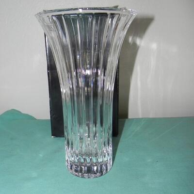 LOT 31  MIKASA CRYSTAL VASE