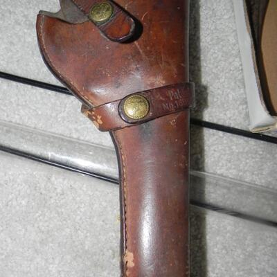 LOT 119  VINTAGE TOOLS AND GUN CLEANING