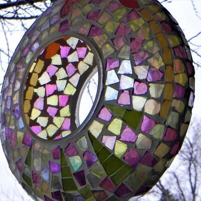 LOT 138  OUTDOOR DECOR