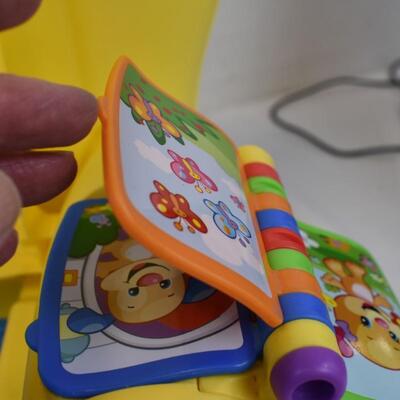 Fisher Price Laugh & Learn Smart Stages Chair with "Magic Seat"12M+,55 lbs -Used