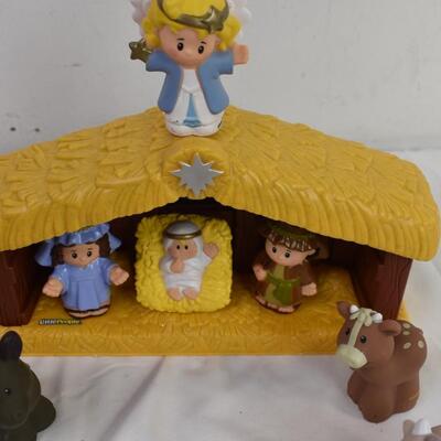 10 pc Little People Nativity Manger  (Missing 1 Sheep) - Used